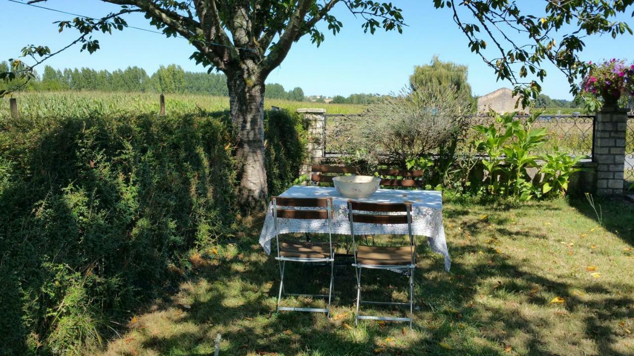 B&B Le Savoir Vivre Bonnes  Buitenkant foto
