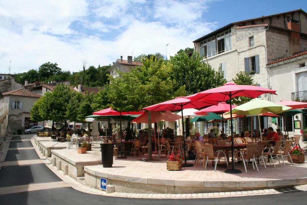 B&B Le Savoir Vivre Bonnes  Buitenkant foto