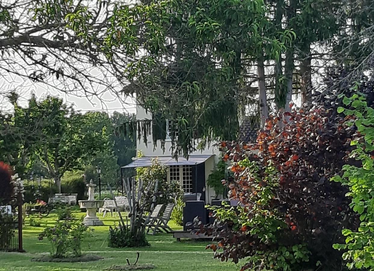B&B Le Savoir Vivre Bonnes  Buitenkant foto